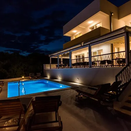 Luxury Magico